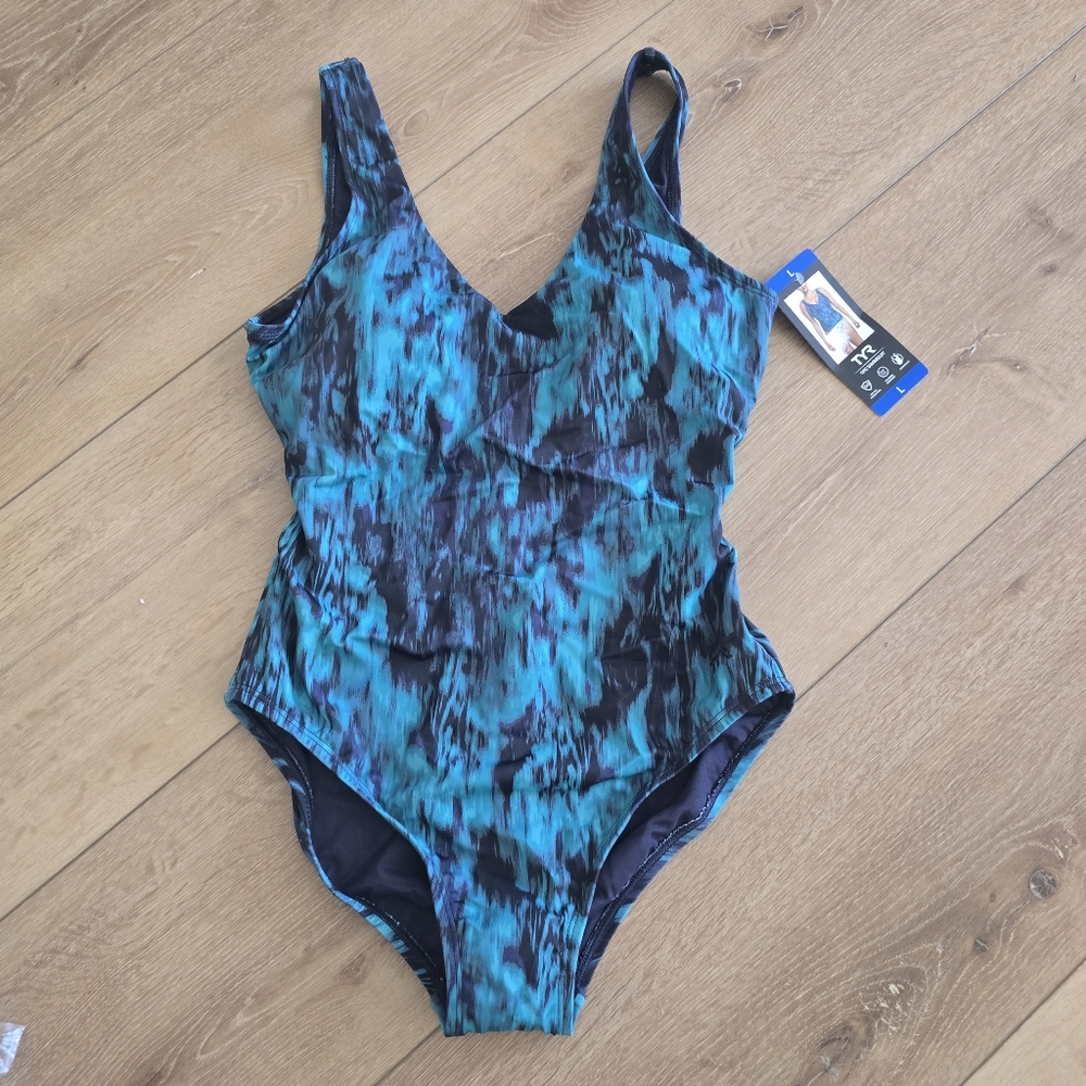 TYR Controlfit One piece Size Large Color Green